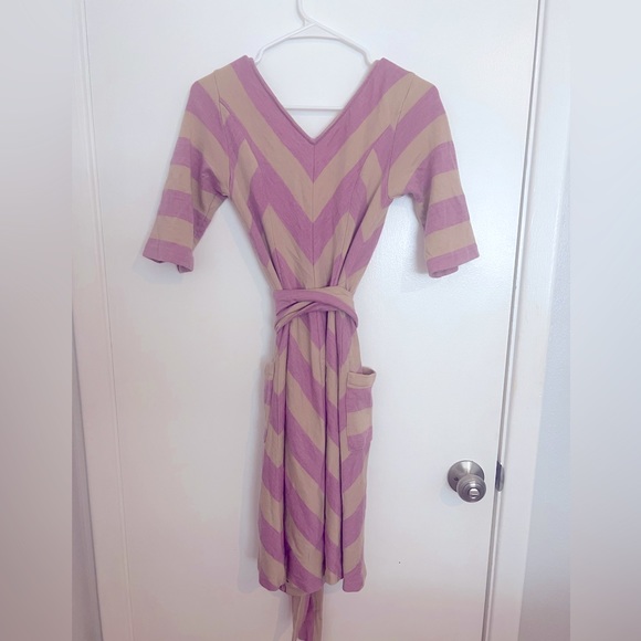 Diane Von Furstenberg 100% WOOL WRAP DRESS Size 4 - Picture 3 of 3